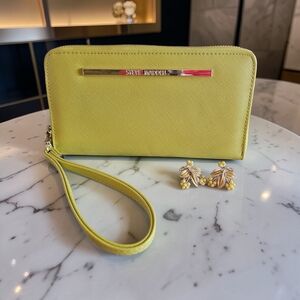 Steve Madden Lime Green Wristlet Clutch